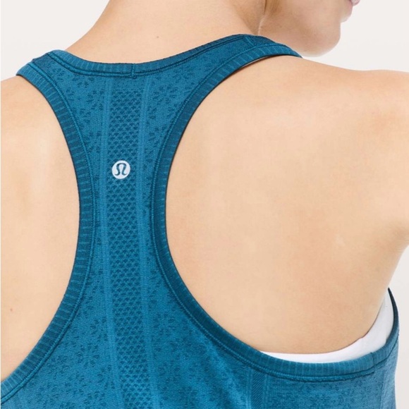 Lululemon sz 6 Swiftly Tech Racerback Carbon Blue Racerback Tank Top great cond - Picture 10 of 11